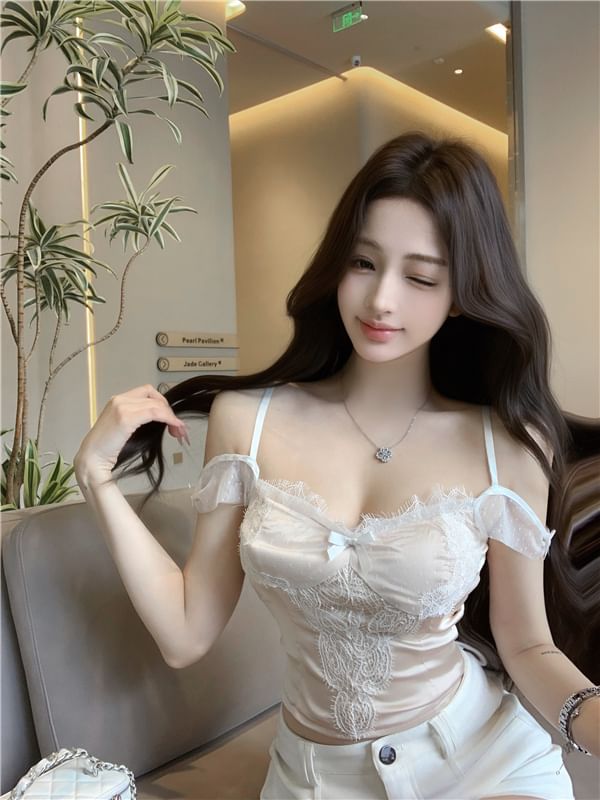 Panel Top Slim Lace Crop Camisole Fit Bow