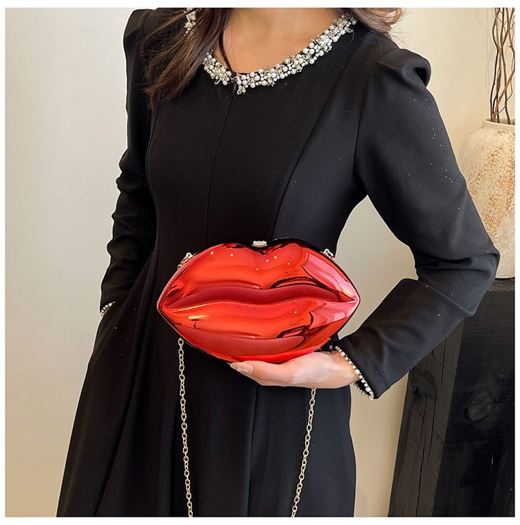 Chain Crossbody Strap Lips Bag