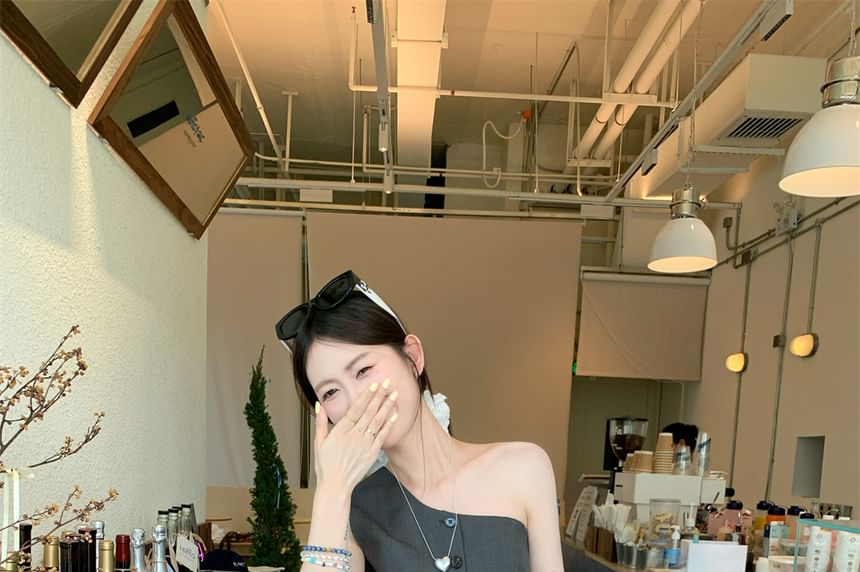 One Sleeveless Waist Drawstring Plain A-Line Skirt / Button Top Shoulder Balloon Mini