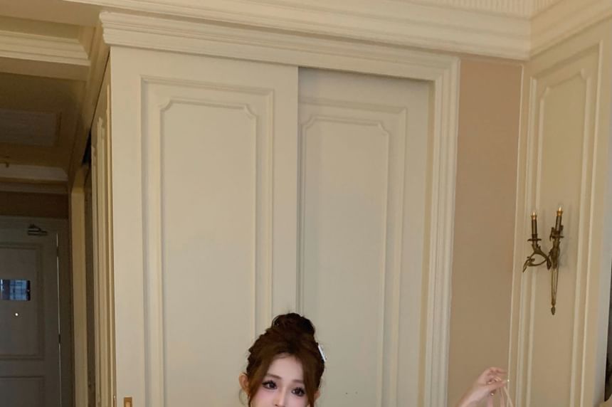 A-Line / Bow Cap Square Plain Waist Ruffle Mini Blouse High Lace Trim Sleeve Neck Skirt