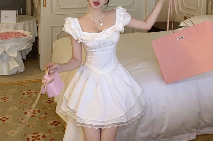 A-Line / Bow Cap Square Plain Waist Ruffle Mini Blouse High Lace Trim Sleeve Neck Skirt