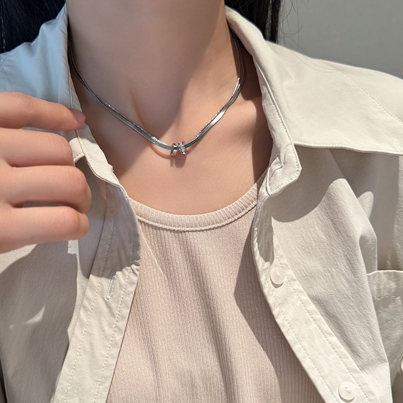 Chain Pendant Necklace Snake Circle