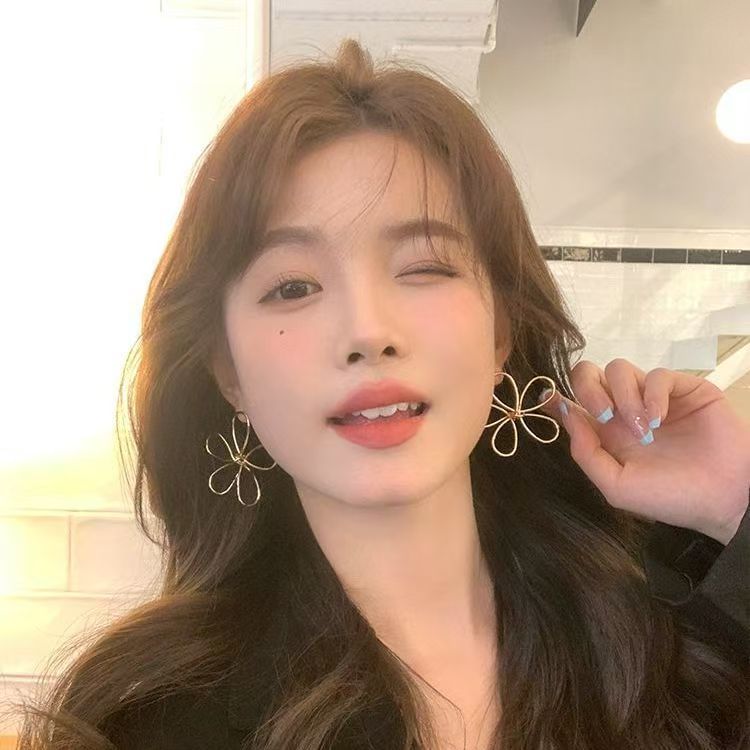 Stud Earring Floral Wirework Alloy