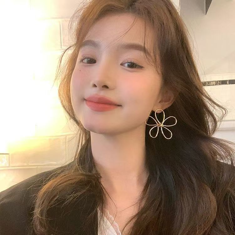 Stud Earring Floral Wirework Alloy