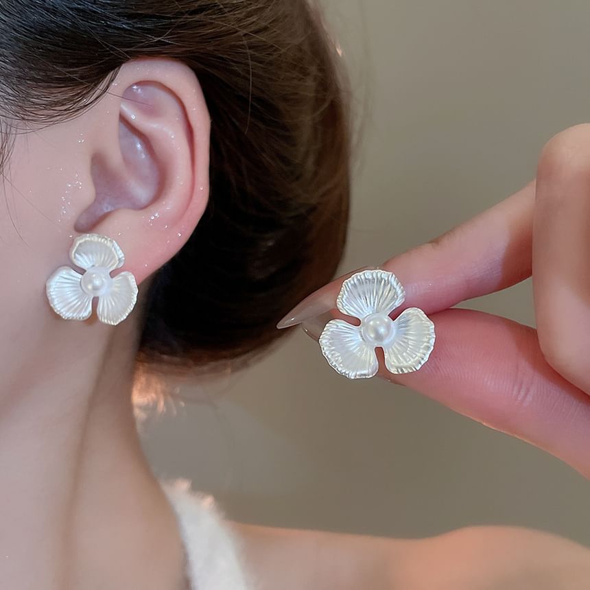 Pearl Earring Flower Stud Faux