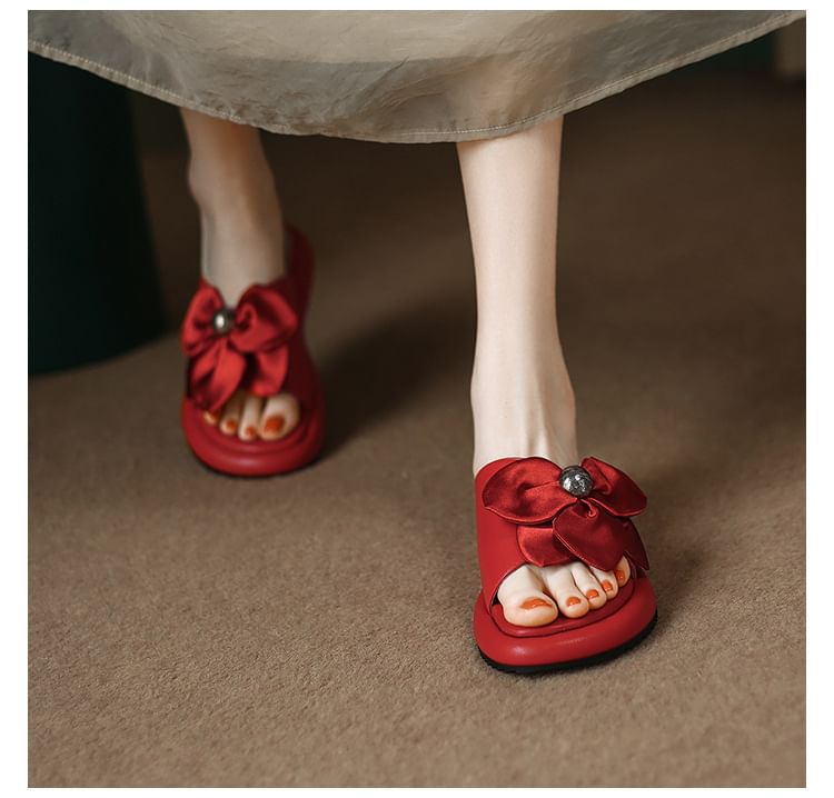 Accent Flower Sandals Slide