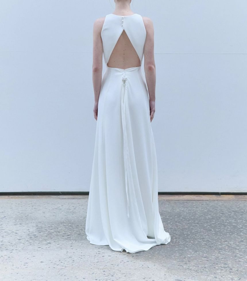 Round Neck A-Line Sleeveless Wedding Gown