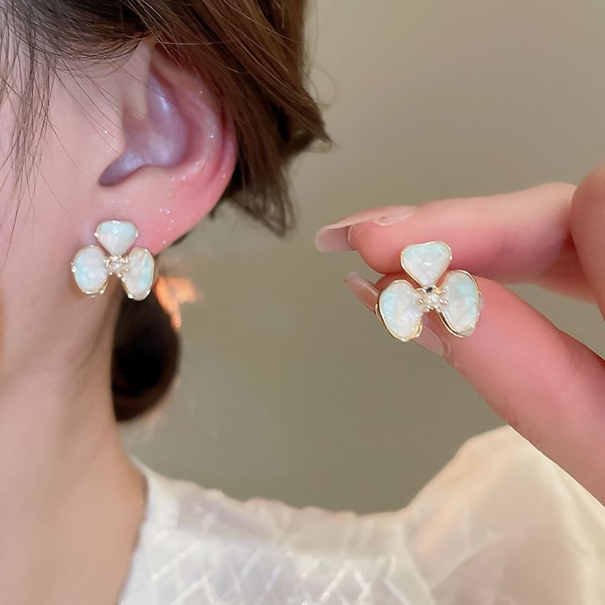 Flower Shell Faux Earring Pearl Stud