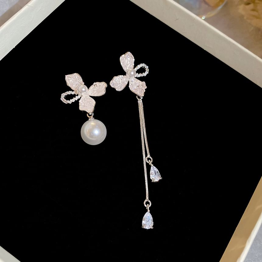 Earring Dangle Pearl Floral Faux