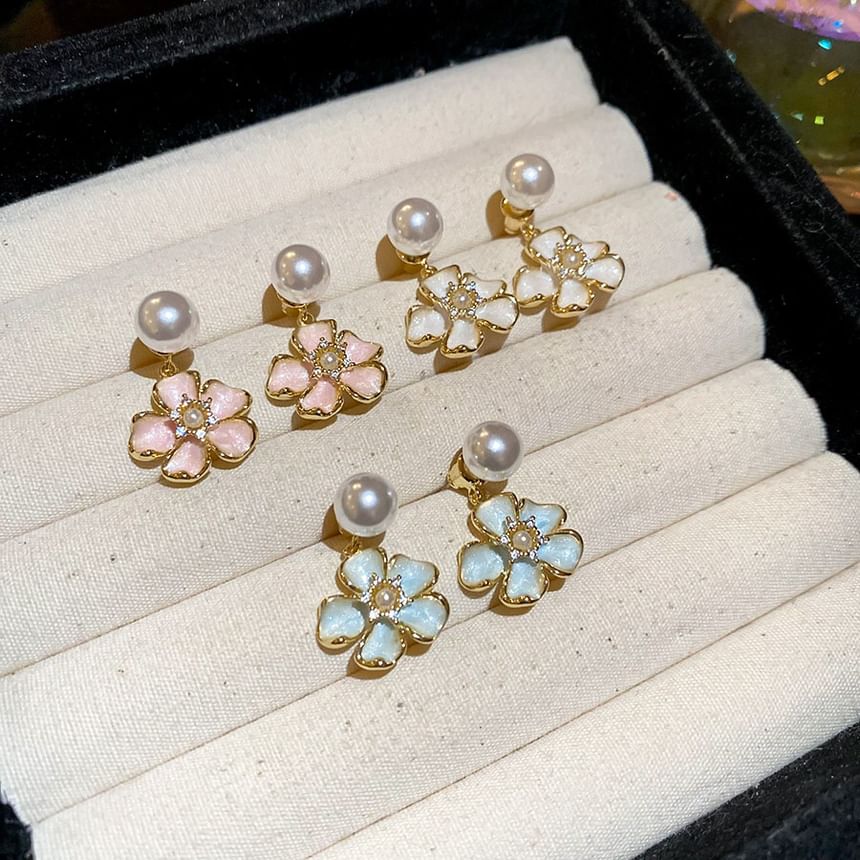 Pearl Floral Earring Faux Drop