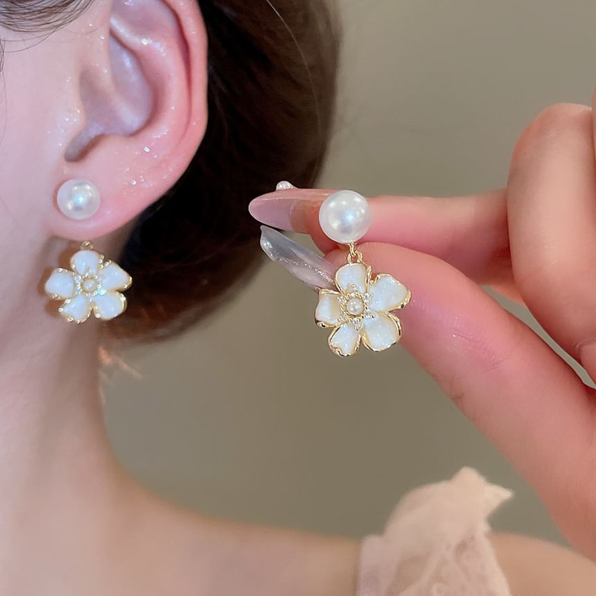 Pearl Floral Earring Faux Drop