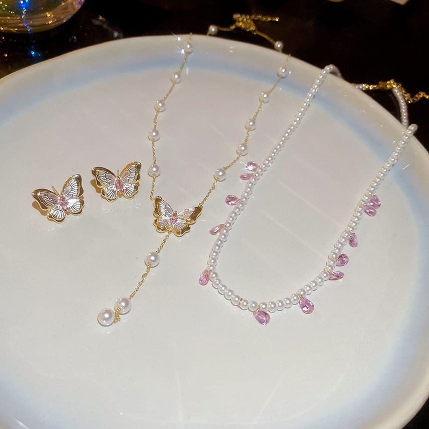 Layered Stud Pearl / Faux Necklace Butterfly Earring