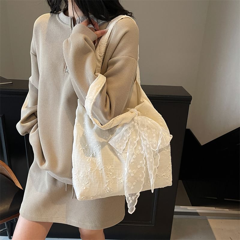 Embroidered Tote Floral Bag