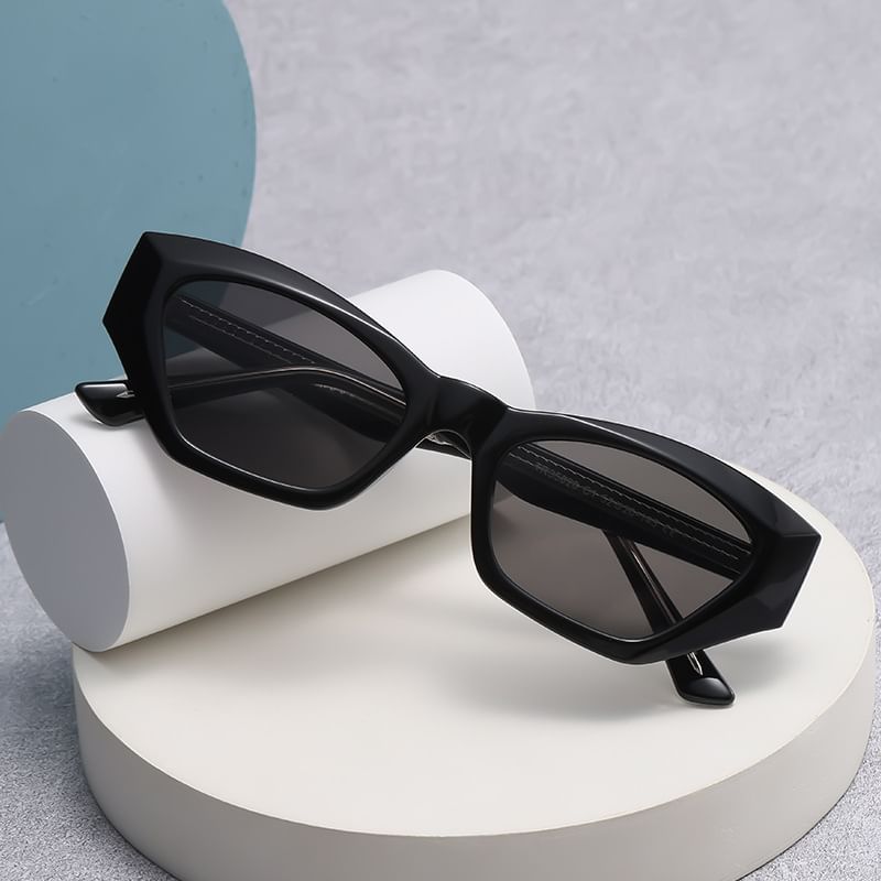 Cat Eye Thick Sunglasses