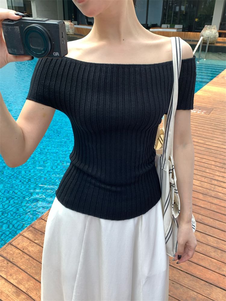 Ribbed Shoulder Short-Sleeve Knit Off Plain Top