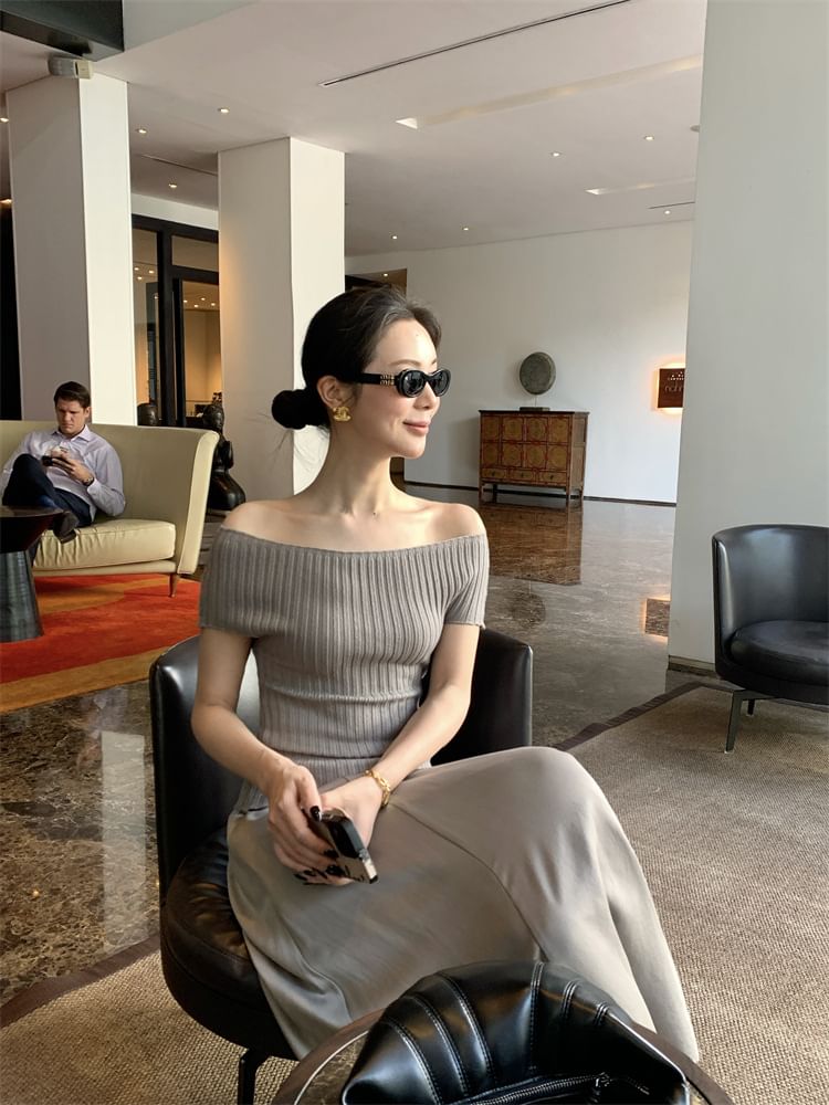 Ribbed Shoulder Short-Sleeve Knit Off Plain Top