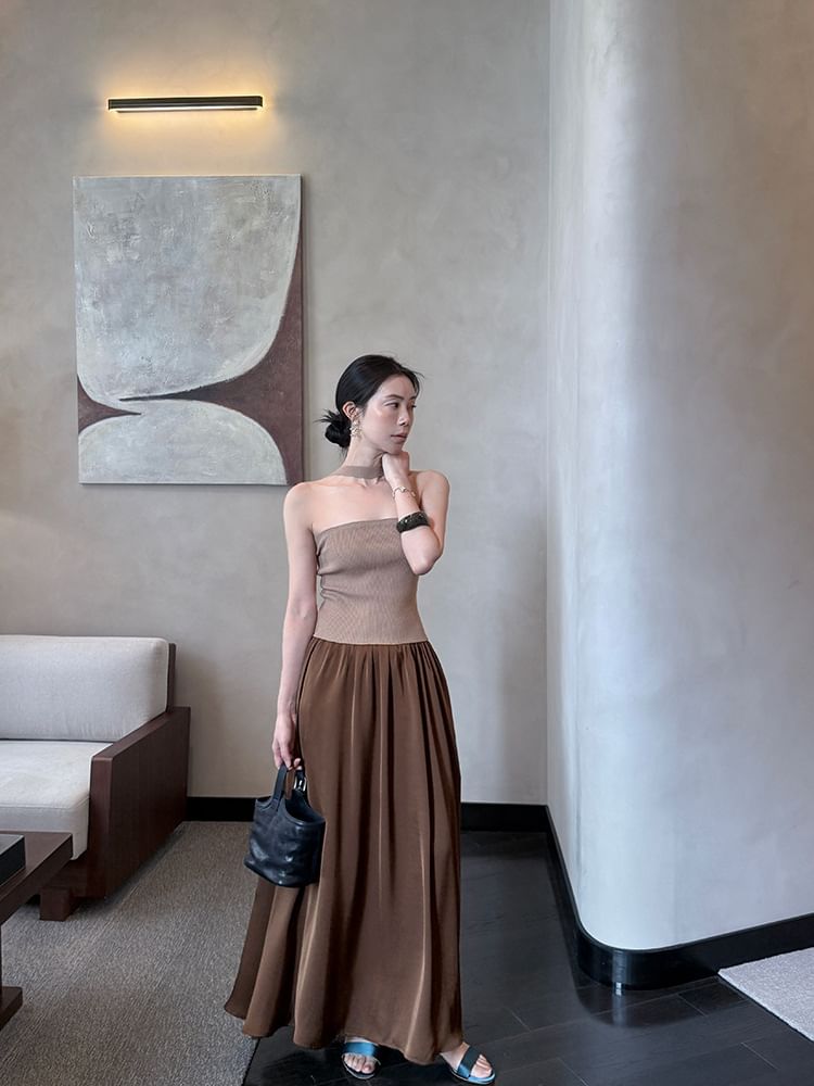 Plain Knit Neck Ribbed Halter Top