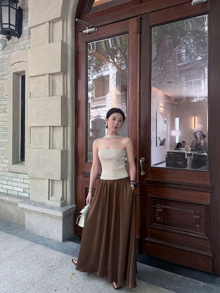 Plain Knit Neck Ribbed Halter Top