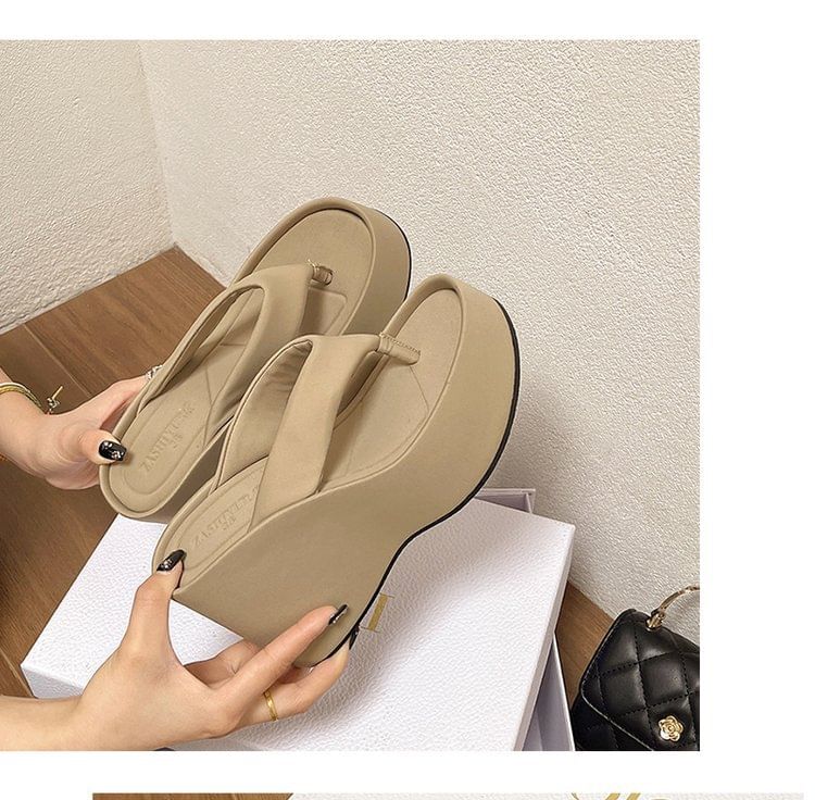 Flip-Flops Wedge Platform