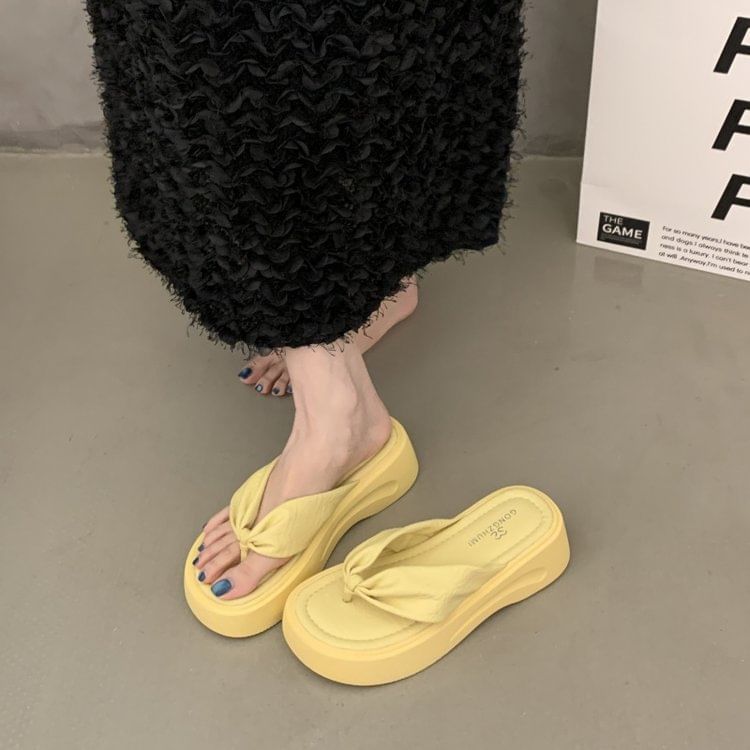 Flip-Flops Ruched Platform