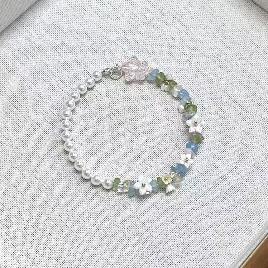 Pearl Faux Floral Star Bracelet