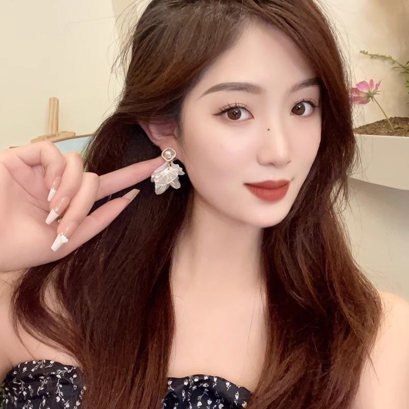 Alloy Pearl Statement Faux Earring Petal