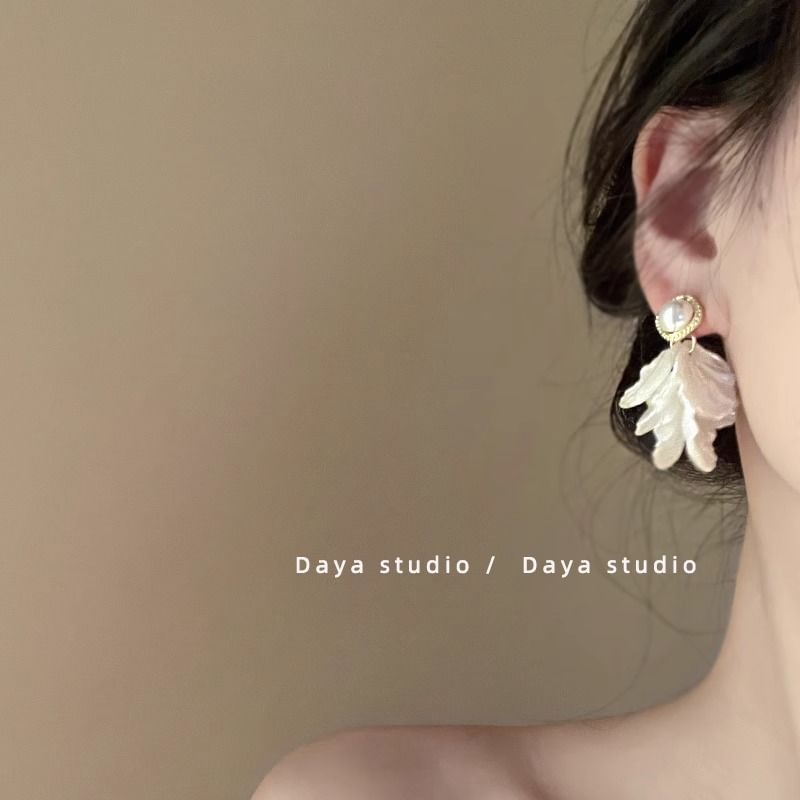 Statement Petal Earring Alloy Pearl Faux