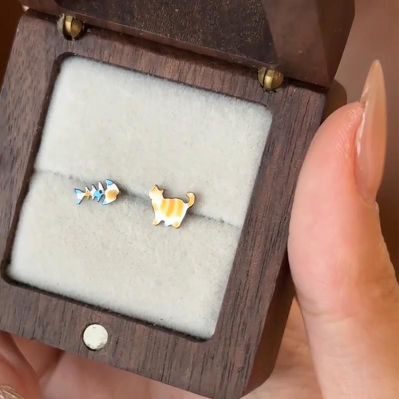 Fish Cat Alloy Asymmetrical Earring Stud