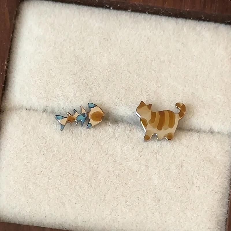 Fish Cat Alloy Asymmetrical Earring Stud