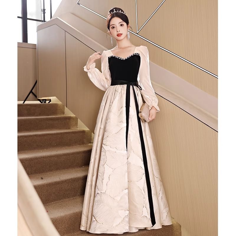 Tone Long-Sleeve Neck Evening Square Gown Two