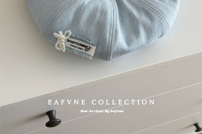 Beret Denim Lettering