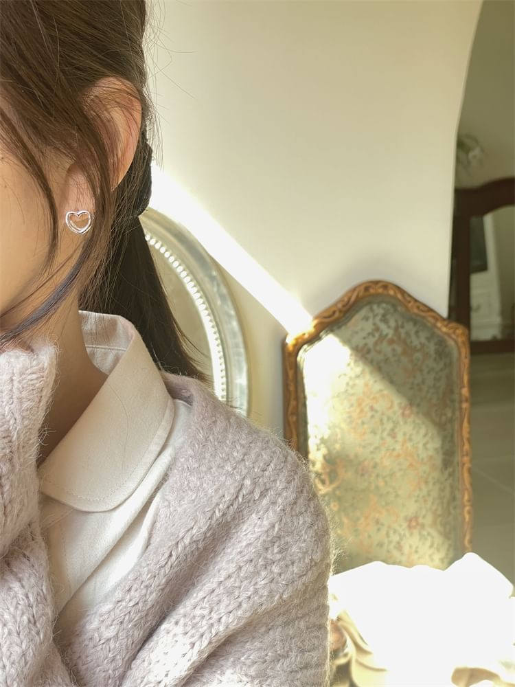 Leverback Heart Ear Stud Silver Sterling