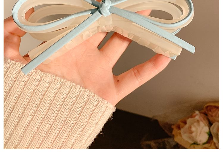 Bow Claw Faux Leather Hair