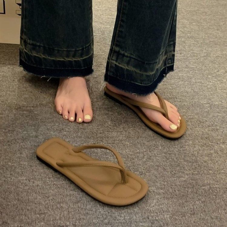 Plain Flat Flip-Flops