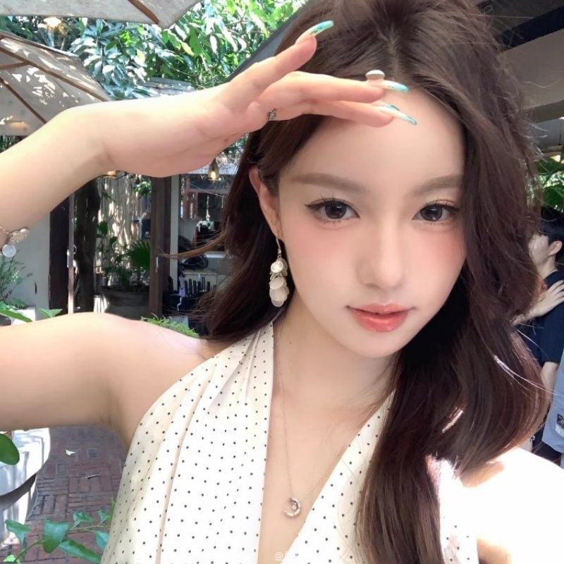 Hook Shell Dangle Disc Earring