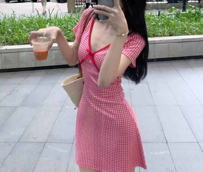 Short-Sleeve V-Neck Dress A-Line Mini Dotted