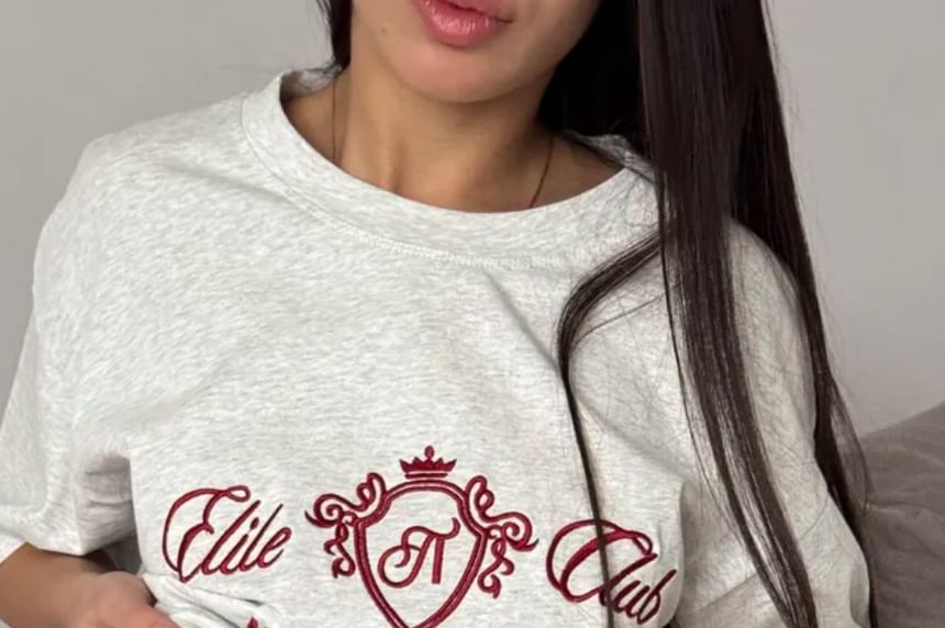 Embroidered Tee Elbow-Sleeve Neck Lettering Crew