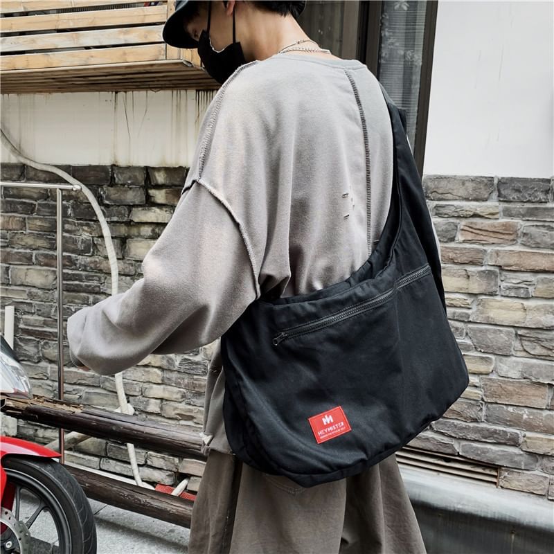 Tag Bag Lettering Messenger