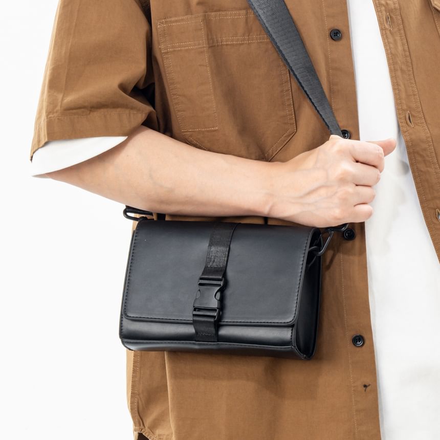 Crossbody Box Buckled Bag Flap