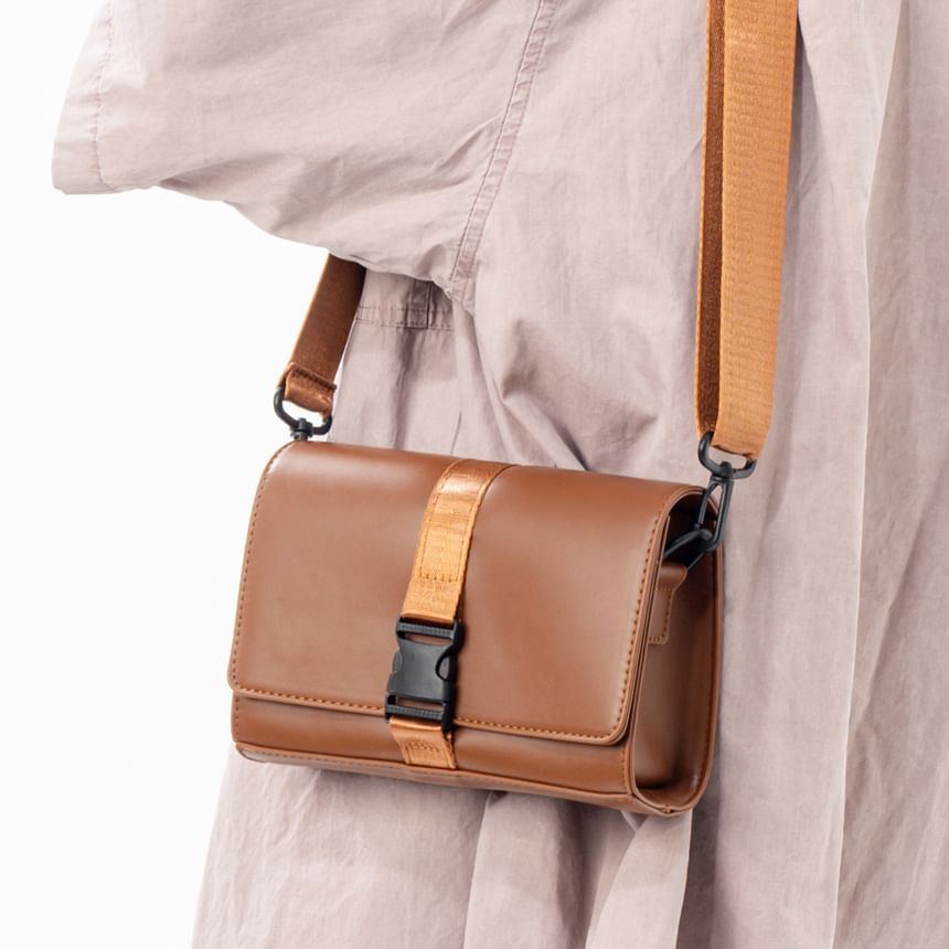 Crossbody Box Buckled Bag Flap