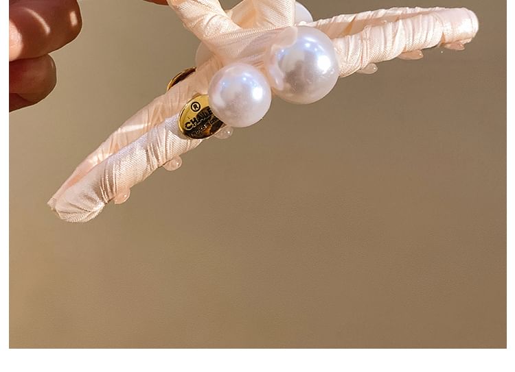 Faux Pearl Claw Hair