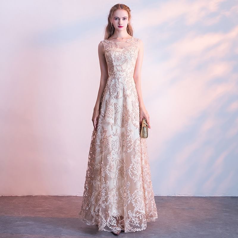 Neck A-Line Crew / Gown Embroidered Mesh Sleeveless 3/4-Sleeve Evening