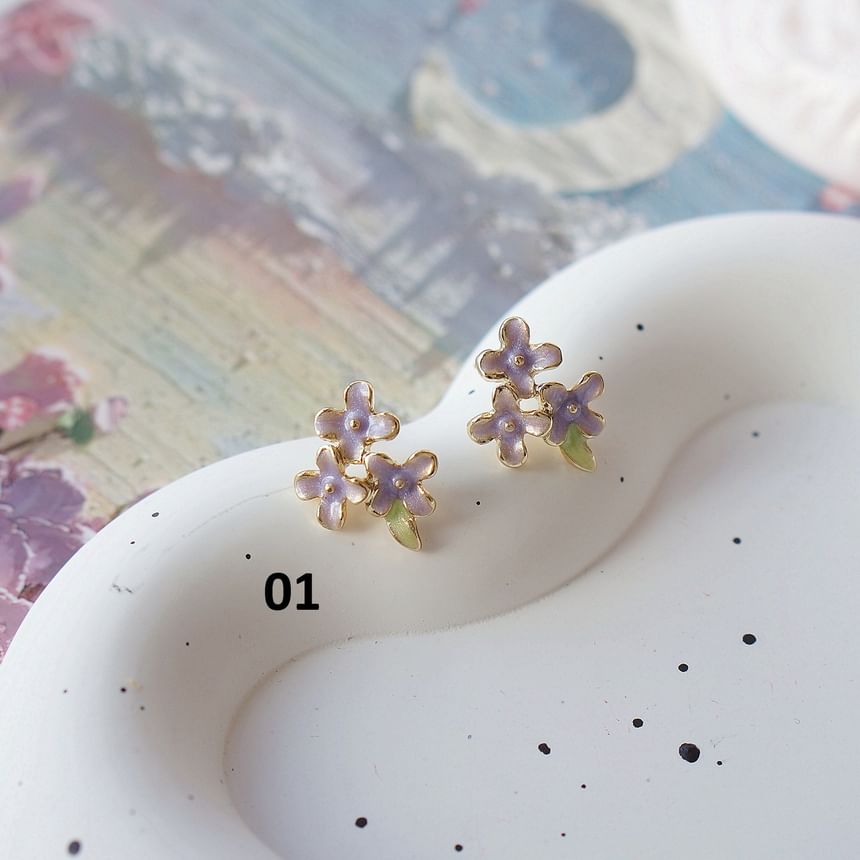 / Earring On Clip Floral Stud