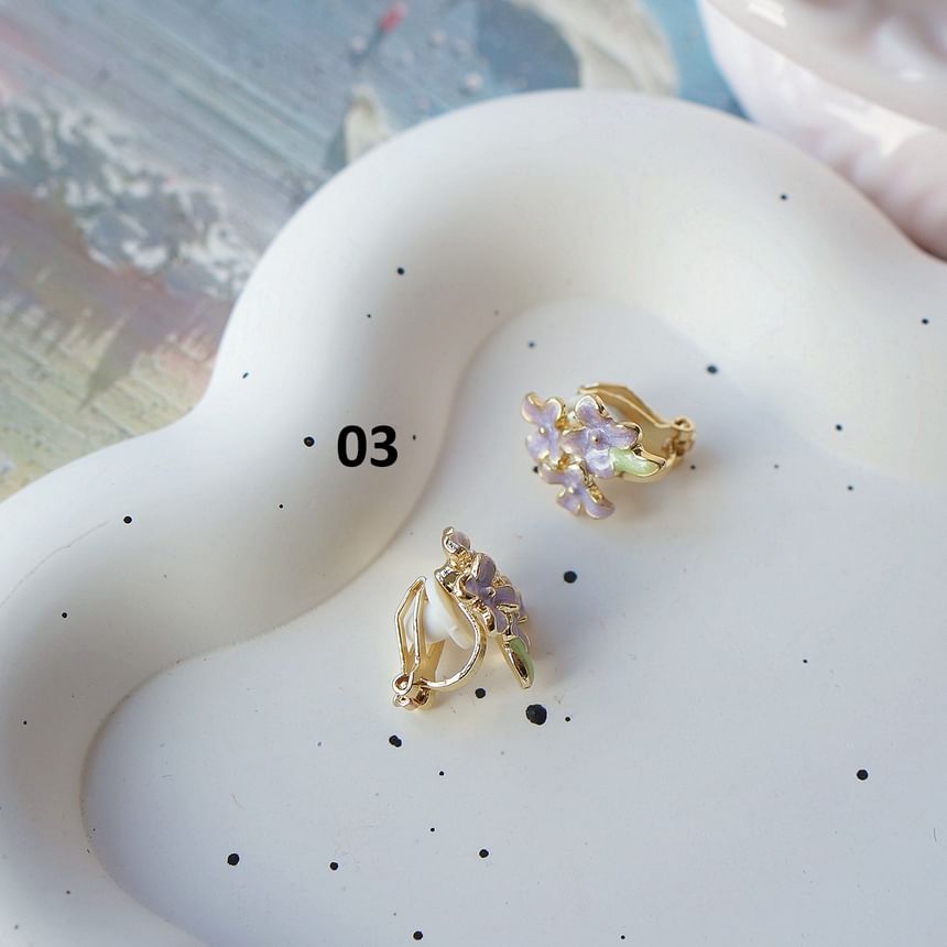 / Earring On Clip Floral Stud