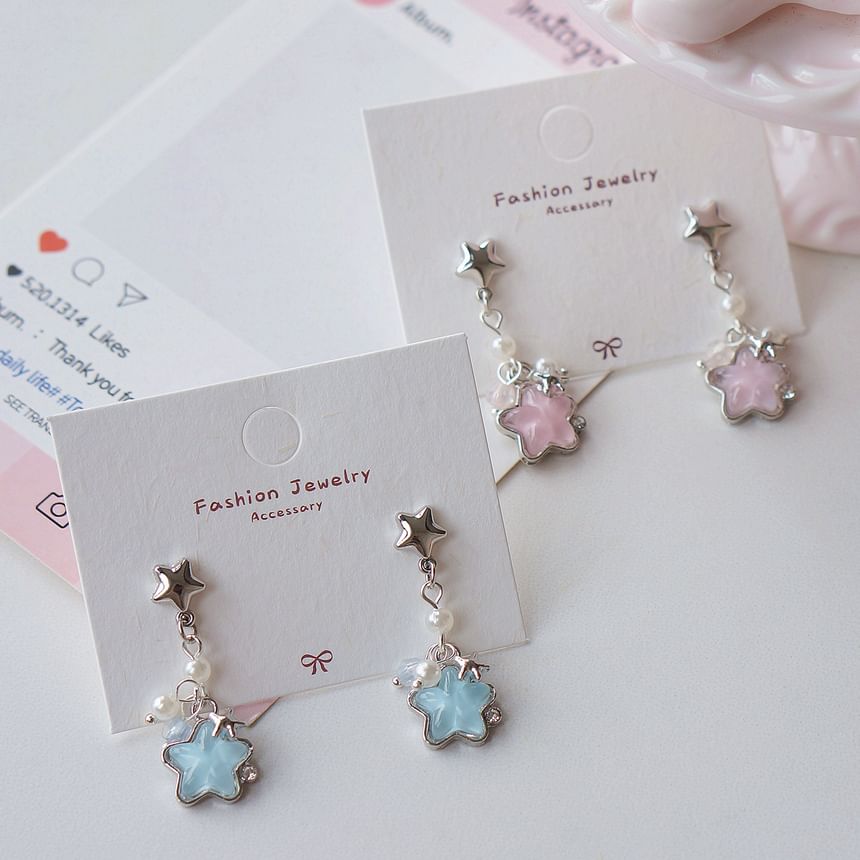 / On Clip Star Dangle Earring