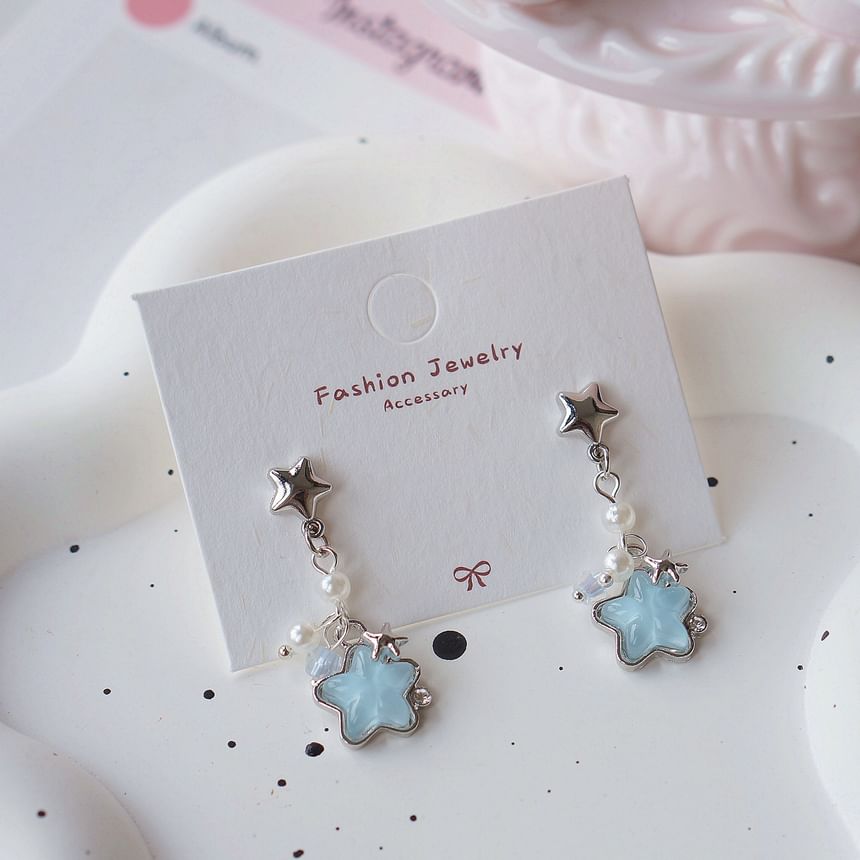 / On Clip Star Dangle Earring