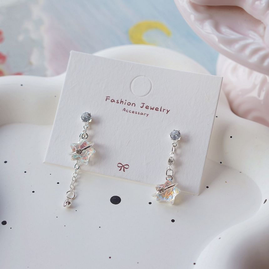 On Earring Star Asymmetrical / Dangle Clip