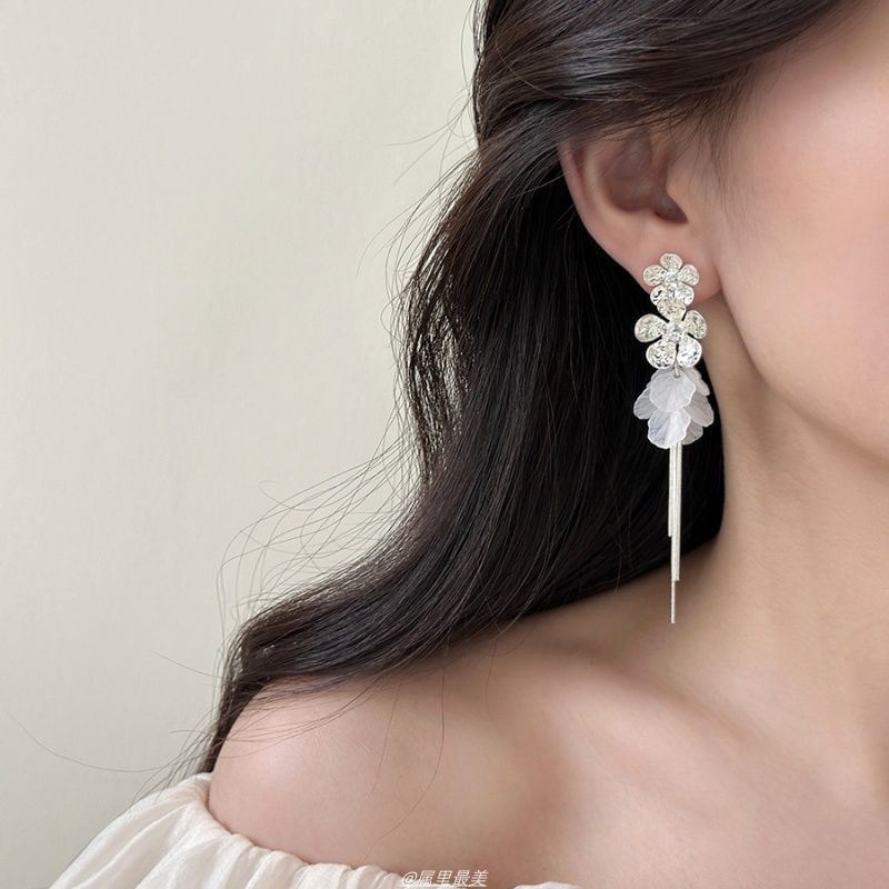 Drop Shell Flower Fringed Earring