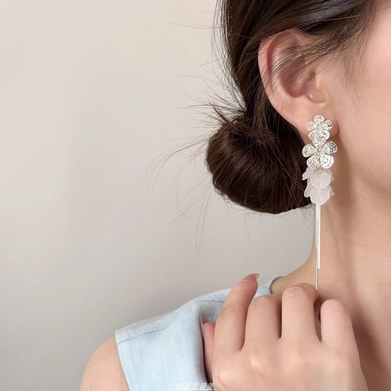 Drop Shell Flower Fringed Earring