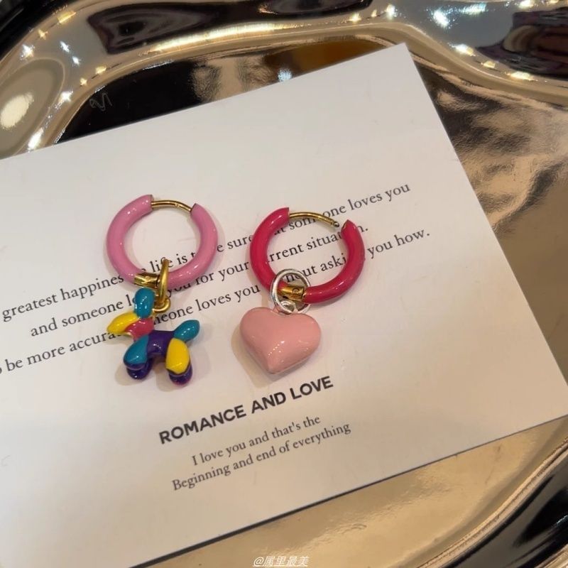 Drop Heart Asymmetrical Earring Huggie Dog